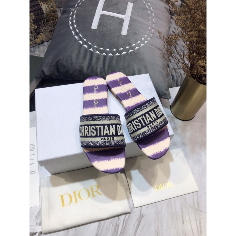 ch**an D*or slippers